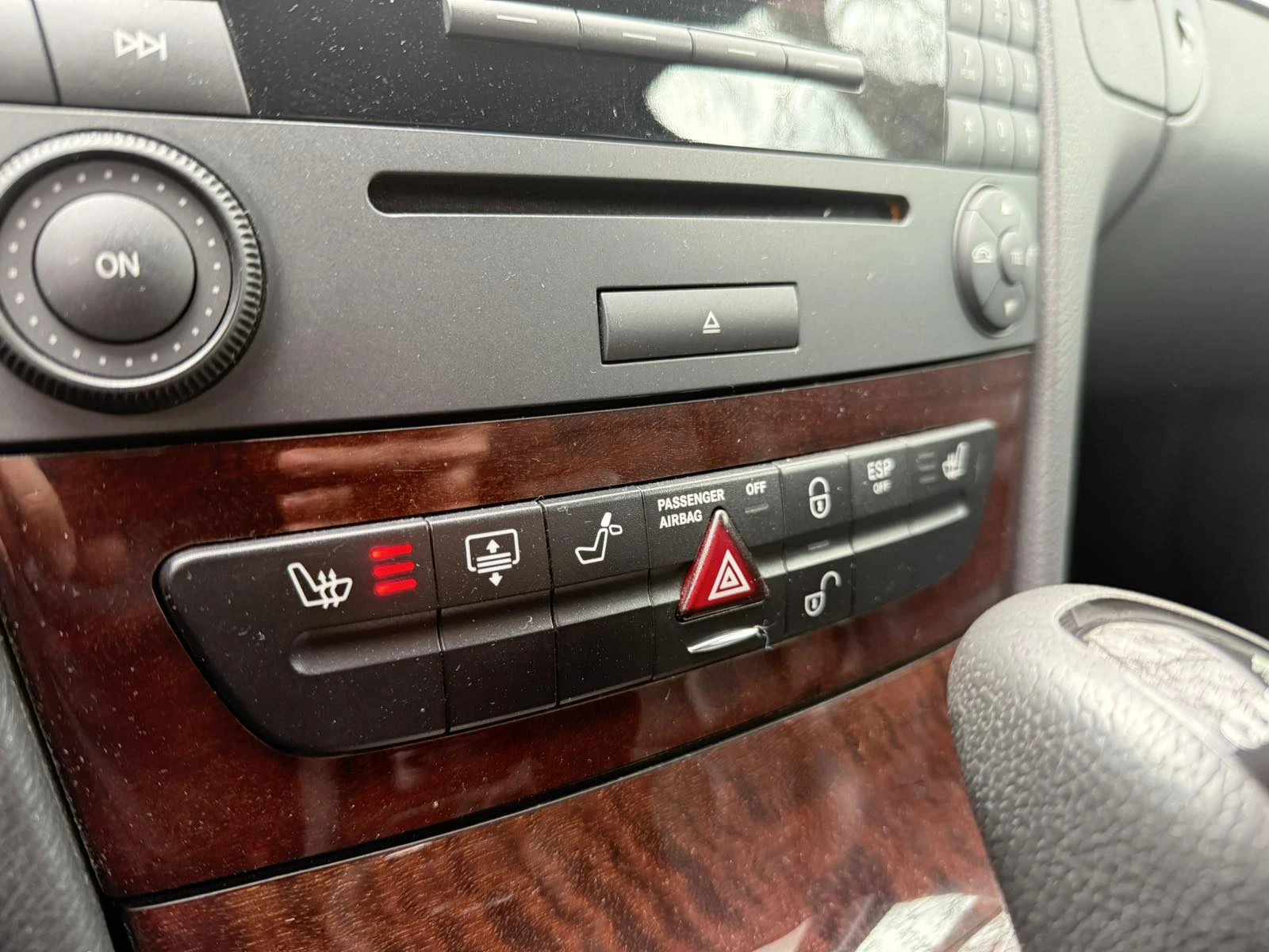 Mercedes-Benz E 240 Г-Я, УНИКАТ 100000км, ДИПЛОМАТ, снимка 12 - Автомобили и джипове - 54067172