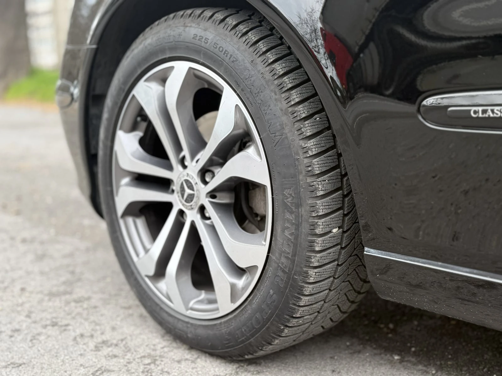 Mercedes-Benz E 240 Г-Я, УНИКАТ 100000км, ДИПЛОМАТ, снимка 16 - Автомобили и джипове - 54067172