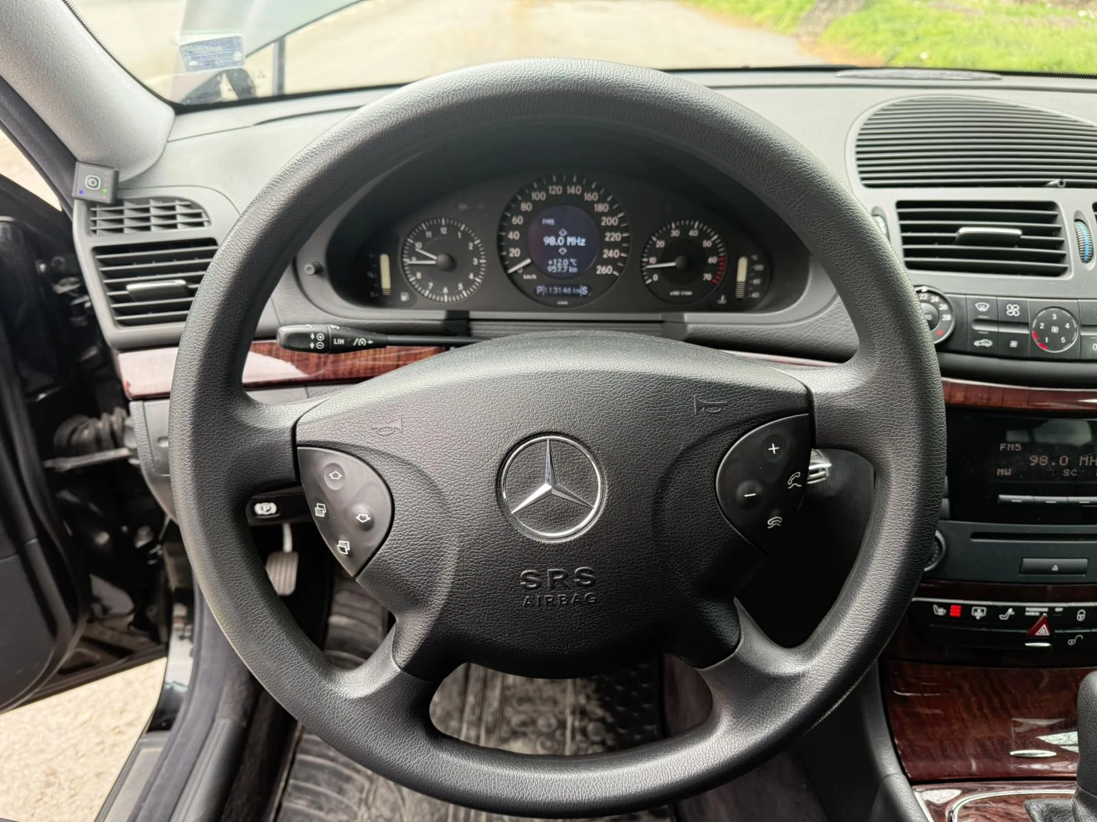 Mercedes-Benz E 240 Г-Я, УНИКАТ 100000км, ДИПЛОМАТ, снимка 10 - Автомобили и джипове - 54067172