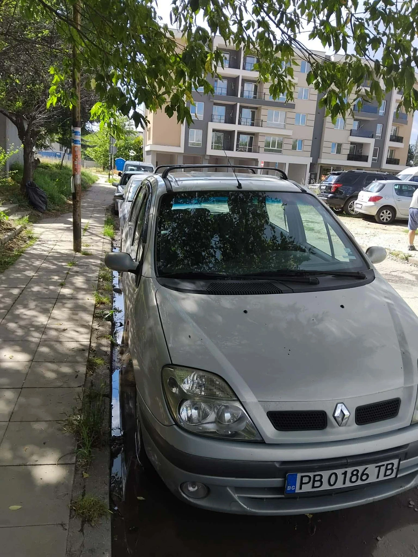 Renault Scenic 1.9 dci, снимка 2 - Автомобили и джипове - 54972232