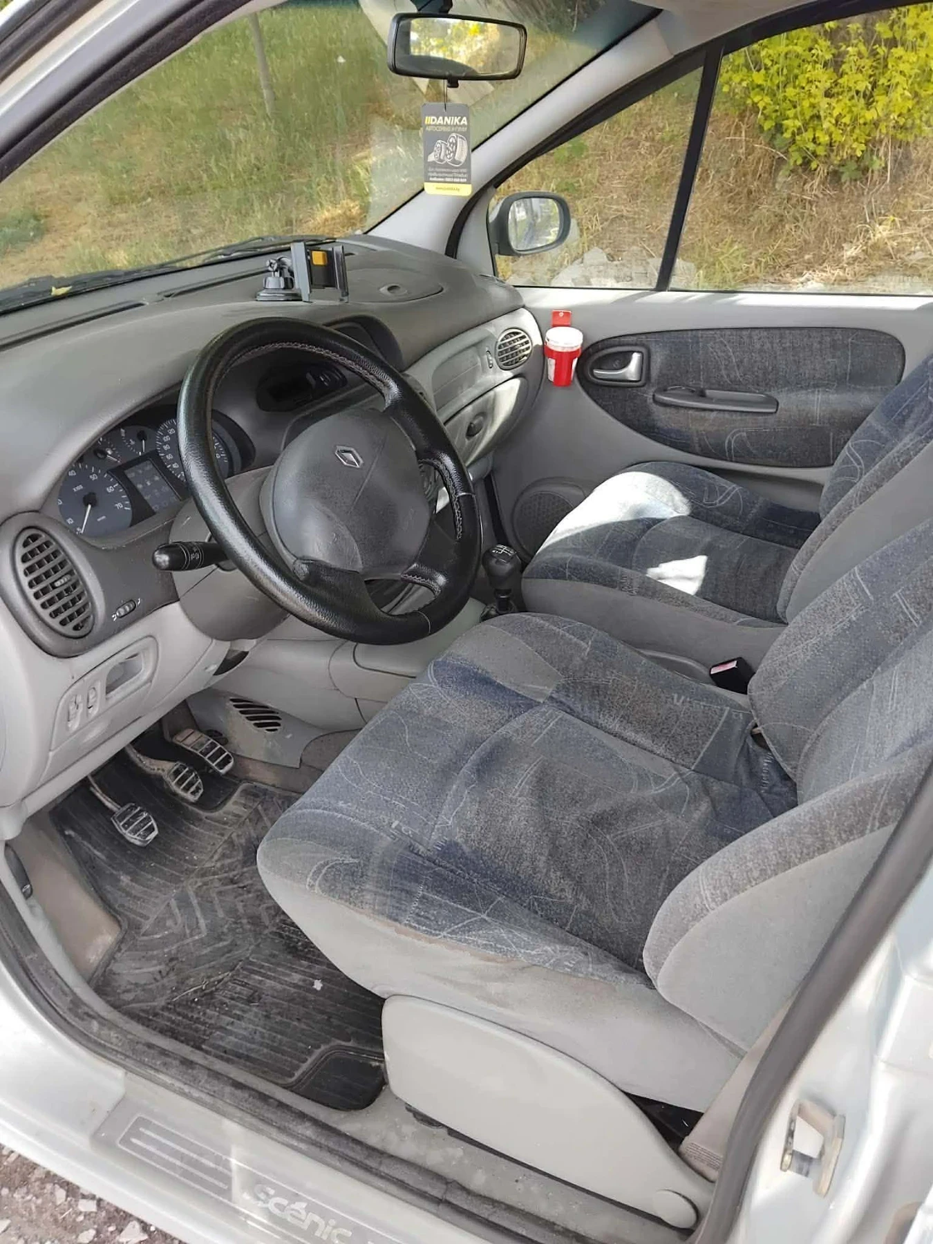 Renault Scenic 1.9 dci, снимка 6 - Автомобили и джипове - 54972232