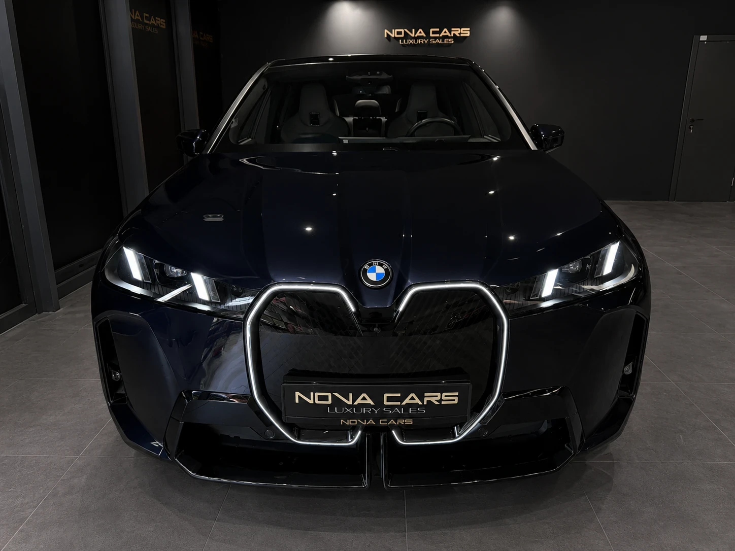 BMW iX xDrive60 M pro , снимка 2 - Автомобили и джипове - 55550480