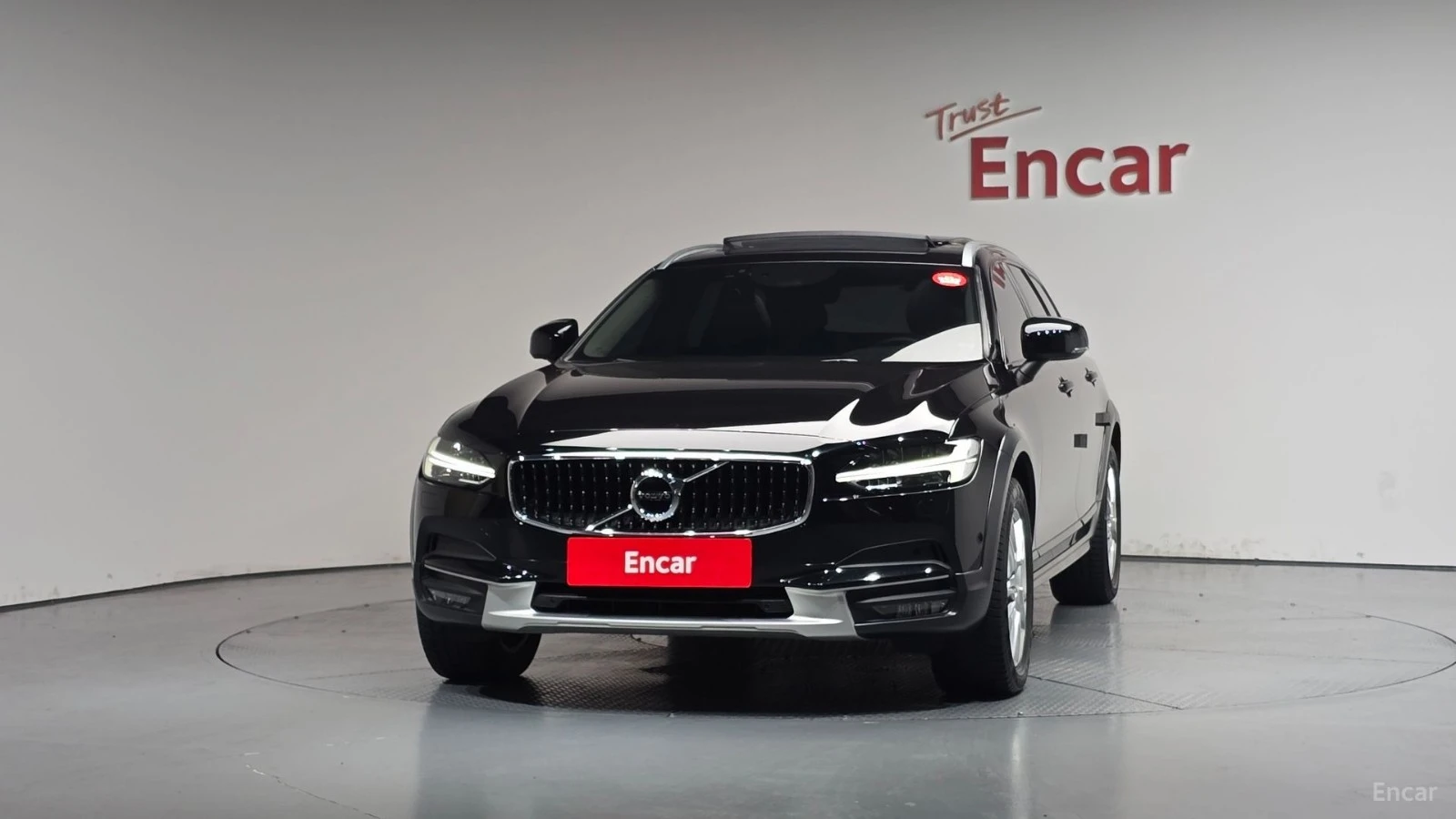 Volvo V90 T5* AWD* DISTRONIC* КАМЕРА* ПОДГРЕВ* HEADUP* , снимка 2 - Автомобили и джипове - 55573174