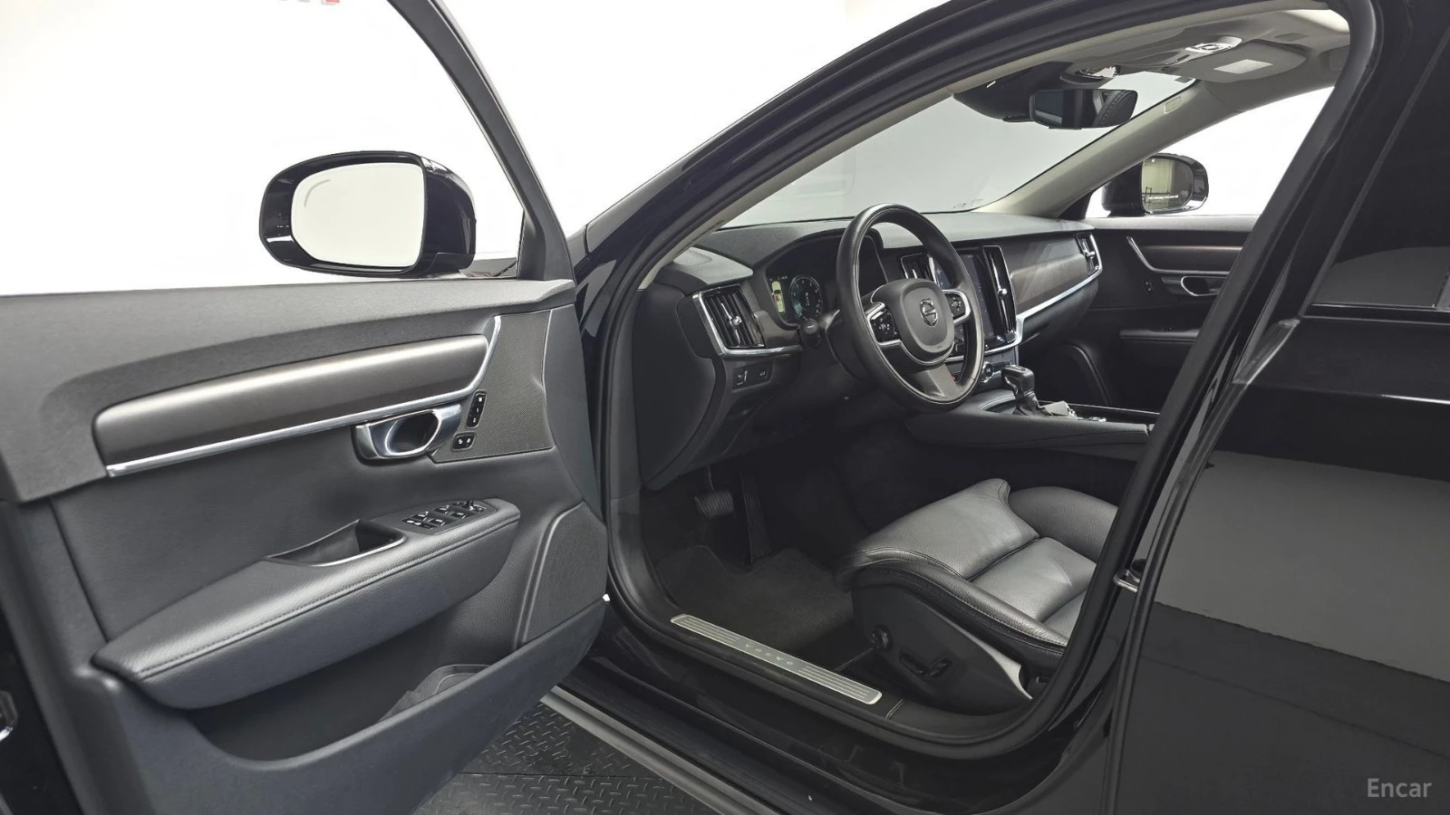 Volvo V90 T5* AWD* DISTRONIC* КАМЕРА* ПОДГРЕВ* HEADUP* , снимка 8 - Автомобили и джипове - 55573174