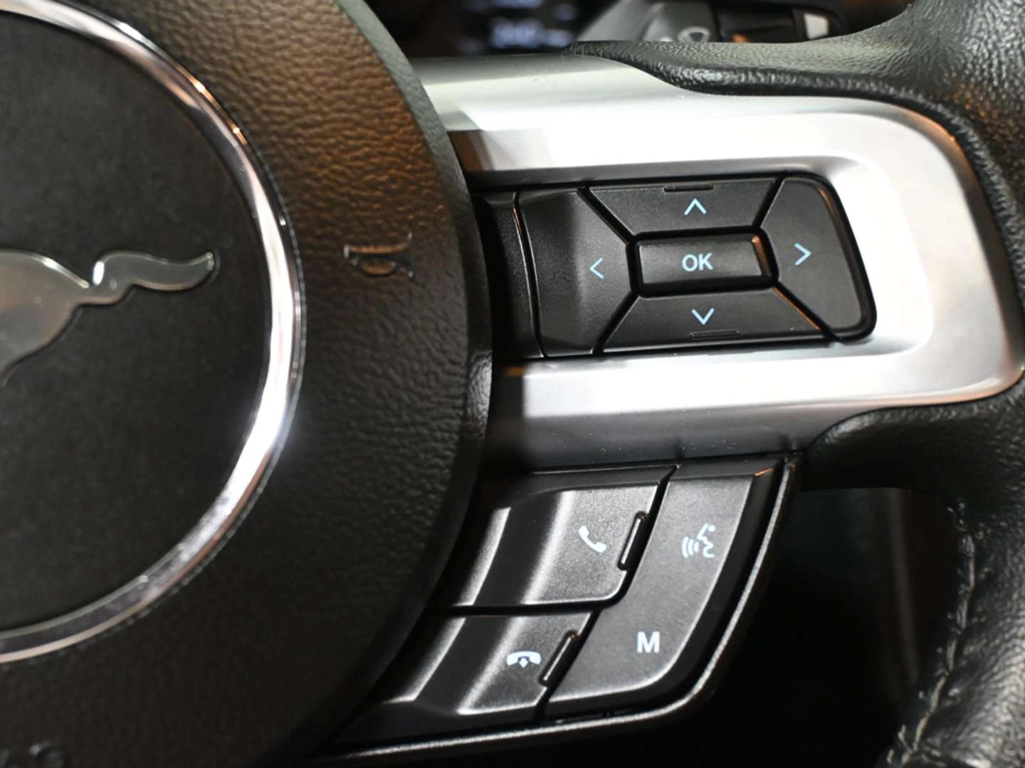 Ford Mustang, снимка 17 - Автомобили и джипове - 56021827