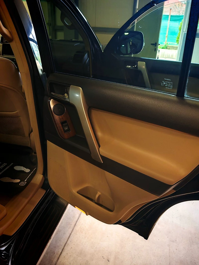 Toyota Land cruiser Prado, снимка 15 - Автомобили и джипове - 51789613