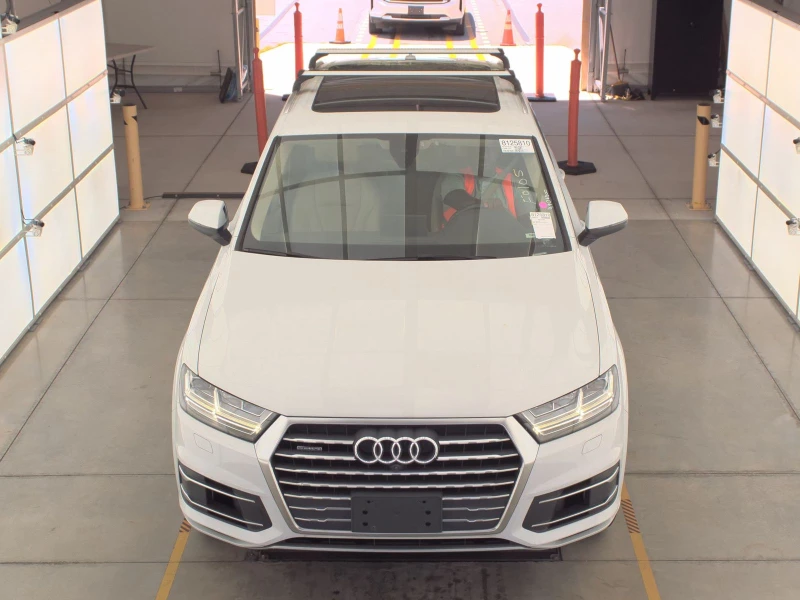 Audi Q7 3.0T Premium Plus, снимка 2 - Автомобили и джипове - 52515378