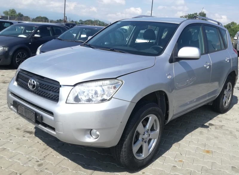 Toyota Rav4 2.2D4D-136кс, снимка 5 - Автомобили и джипове - 16569801