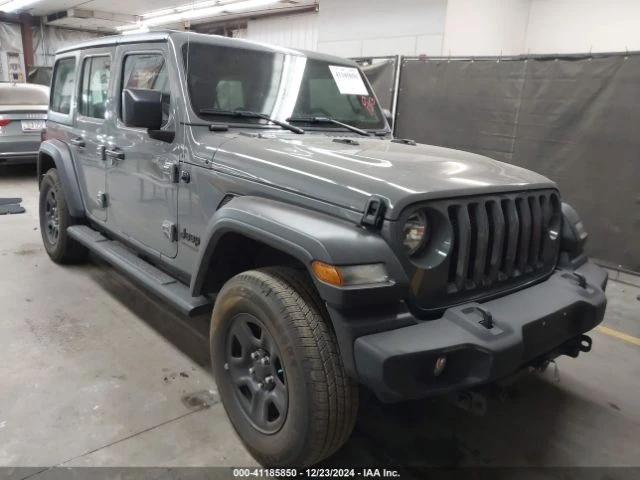 Jeep Wrangler * UNLIMITED SPORT 4X4* CARFAX* * АВТО КРЕДИТ, снимка 2 - Автомобили и джипове - 49432402