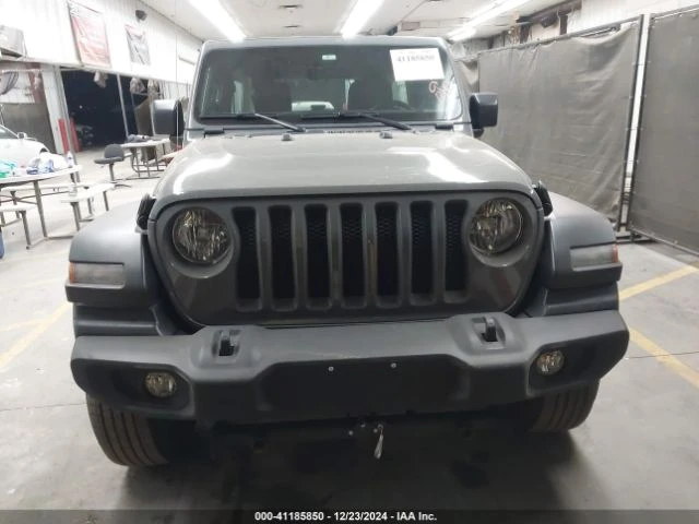 Jeep Wrangler * UNLIMITED SPORT 4X4* CARFAX* * АВТО КРЕДИТ, снимка 1 - Автомобили и джипове - 49432402