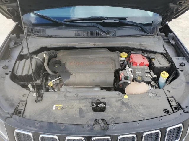 Jeep Compass 2.4L 4 Front-wheel Drive, снимка 5 - Автомобили и джипове - 53650276