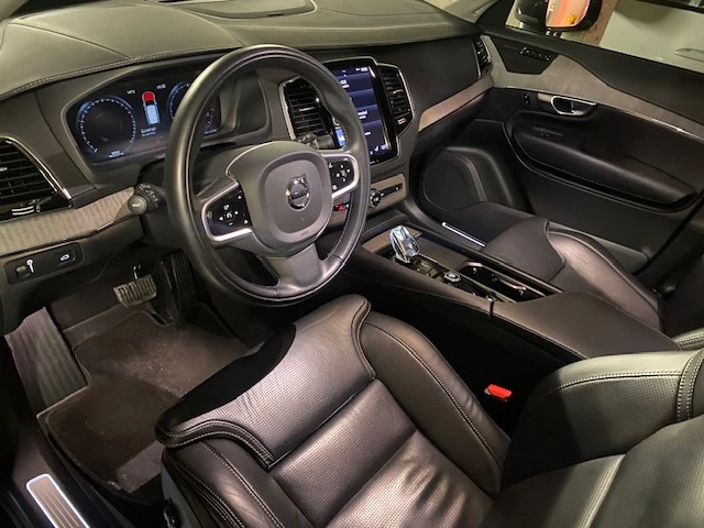 Volvo Xc90, снимка 2 - Автомобили и джипове - 54392663
