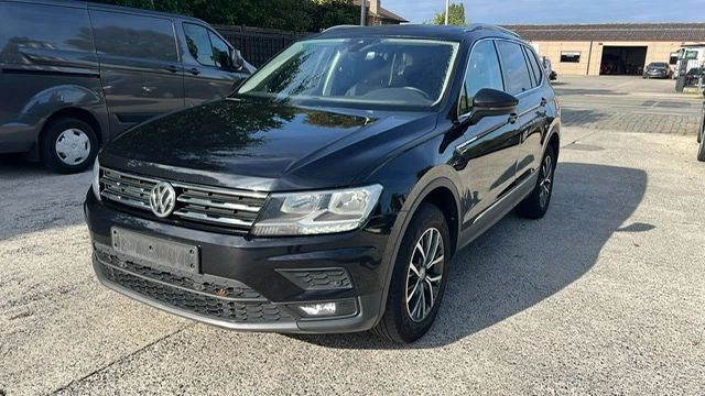 VW Tiguan Allspace 2.0 TDI Comfortline Navi LED Start/Stop 7 seat, снимка 2 - Автомобили и джипове - 56159776