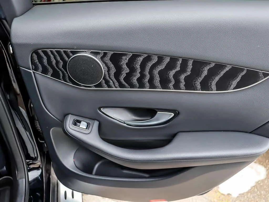 Mercedes-Benz GLC * GLC300 4Matic AWD Clean Carfax New Tires * CARFA, снимка 13 - Автомобили и джипове - 53890556