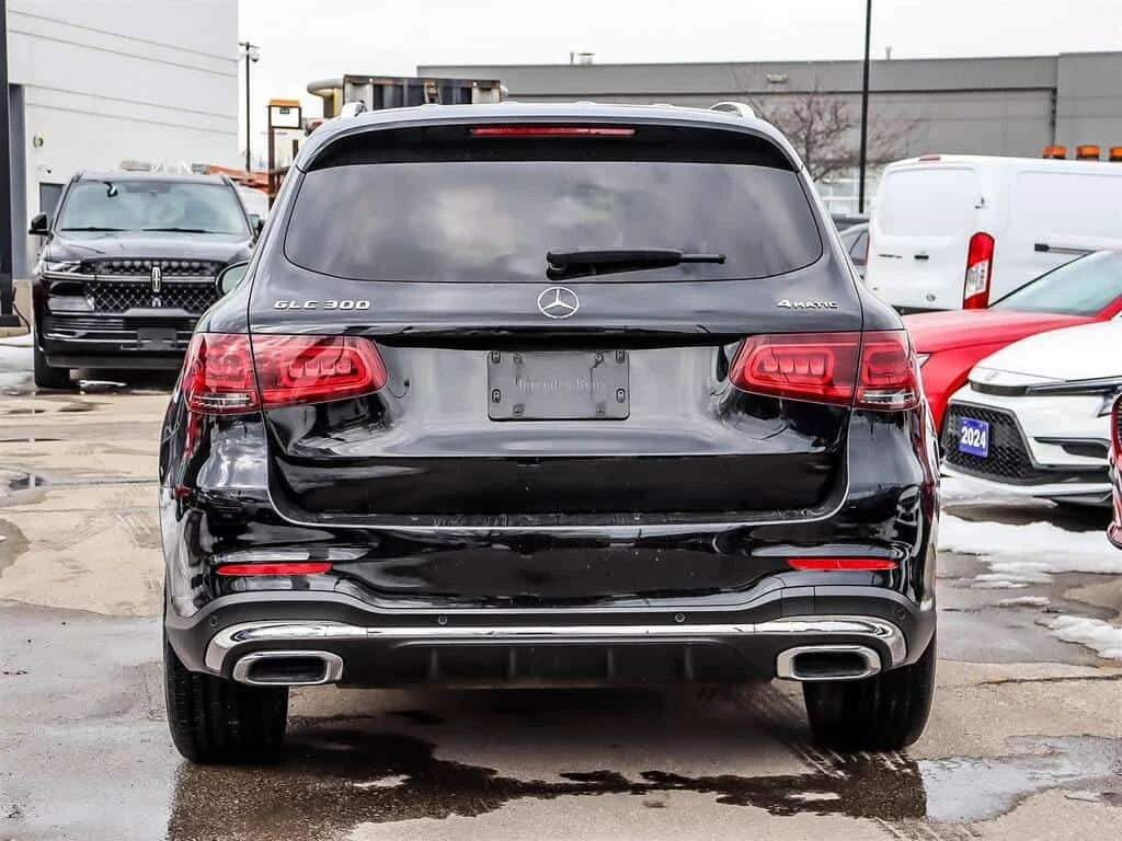 Mercedes-Benz GLC * GLC300 4Matic AWD Clean Carfax New Tires * CARFA, снимка 3 - Автомобили и джипове - 53890556