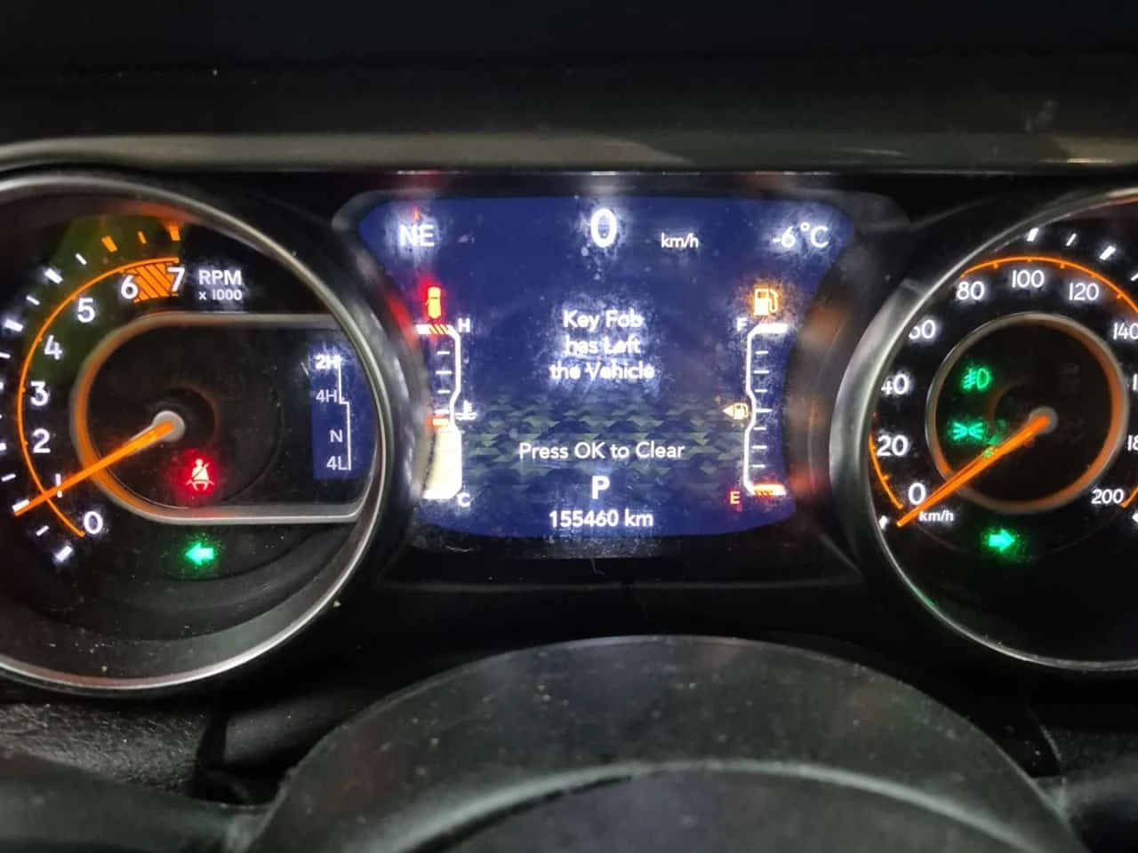 Jeep Wrangler * UNLIMITED SAHARA * ПОДГРЕВ* TRACTION CONT* CRUIS, снимка 9 - Автомобили и джипове - 53953526