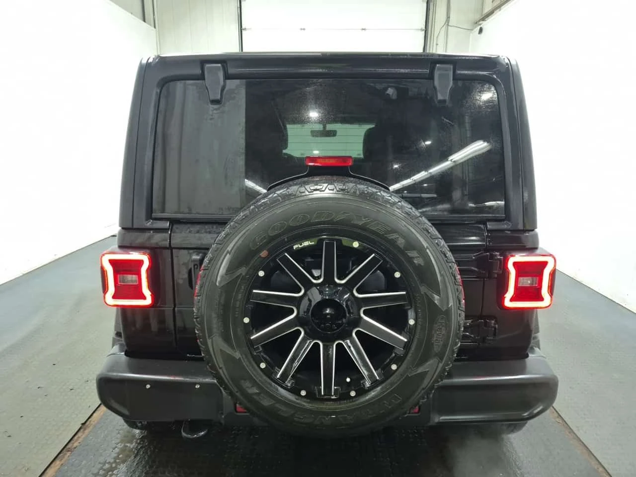 Jeep Wrangler * UNLIMITED SAHARA * ПОДГРЕВ* TRACTION CONT* CRUIS, снимка 17 - Автомобили и джипове - 53953526