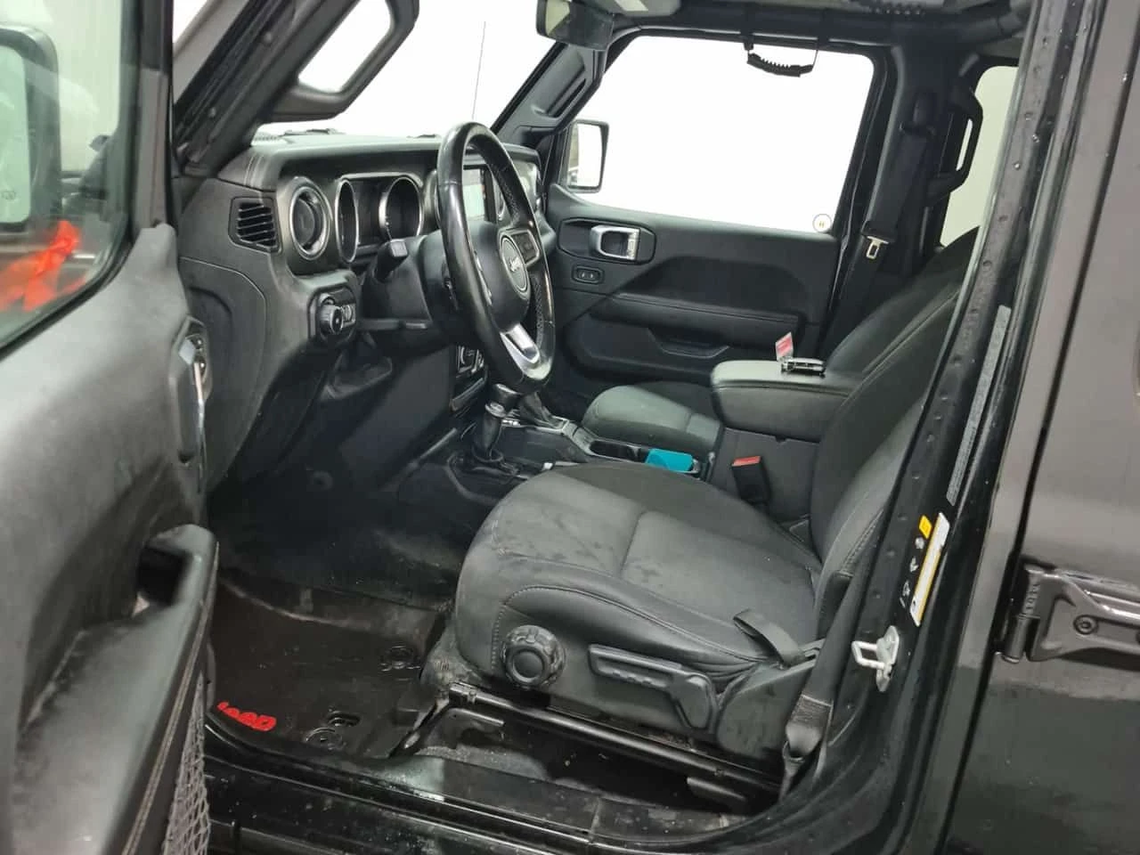 Jeep Wrangler * UNLIMITED SAHARA * ПОДГРЕВ* TRACTION CONT* CRUIS, снимка 5 - Автомобили и джипове - 53953526