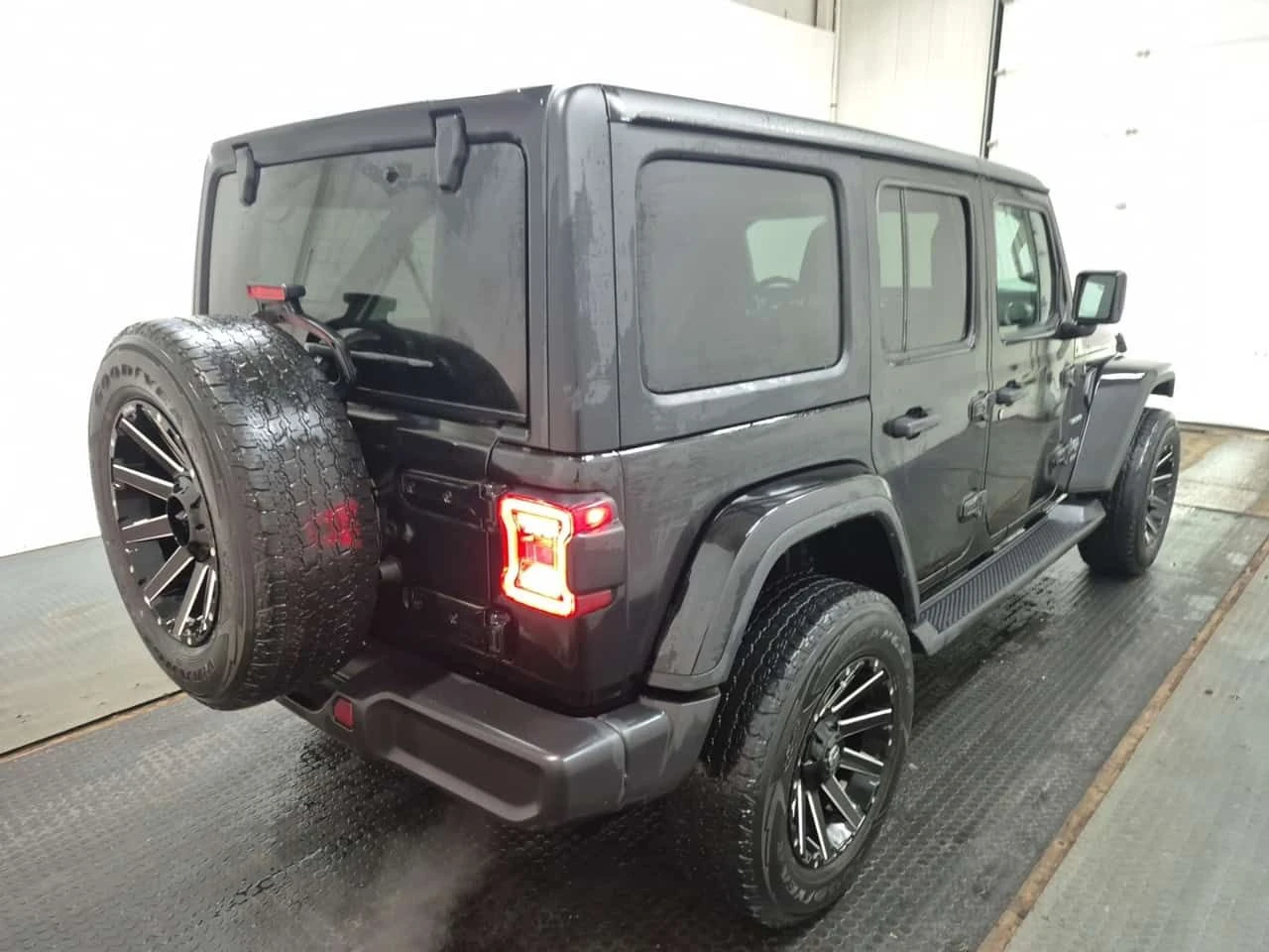 Jeep Wrangler * UNLIMITED SAHARA * ПОДГРЕВ* TRACTION CONT* CRUIS, снимка 3 - Автомобили и джипове - 53953526