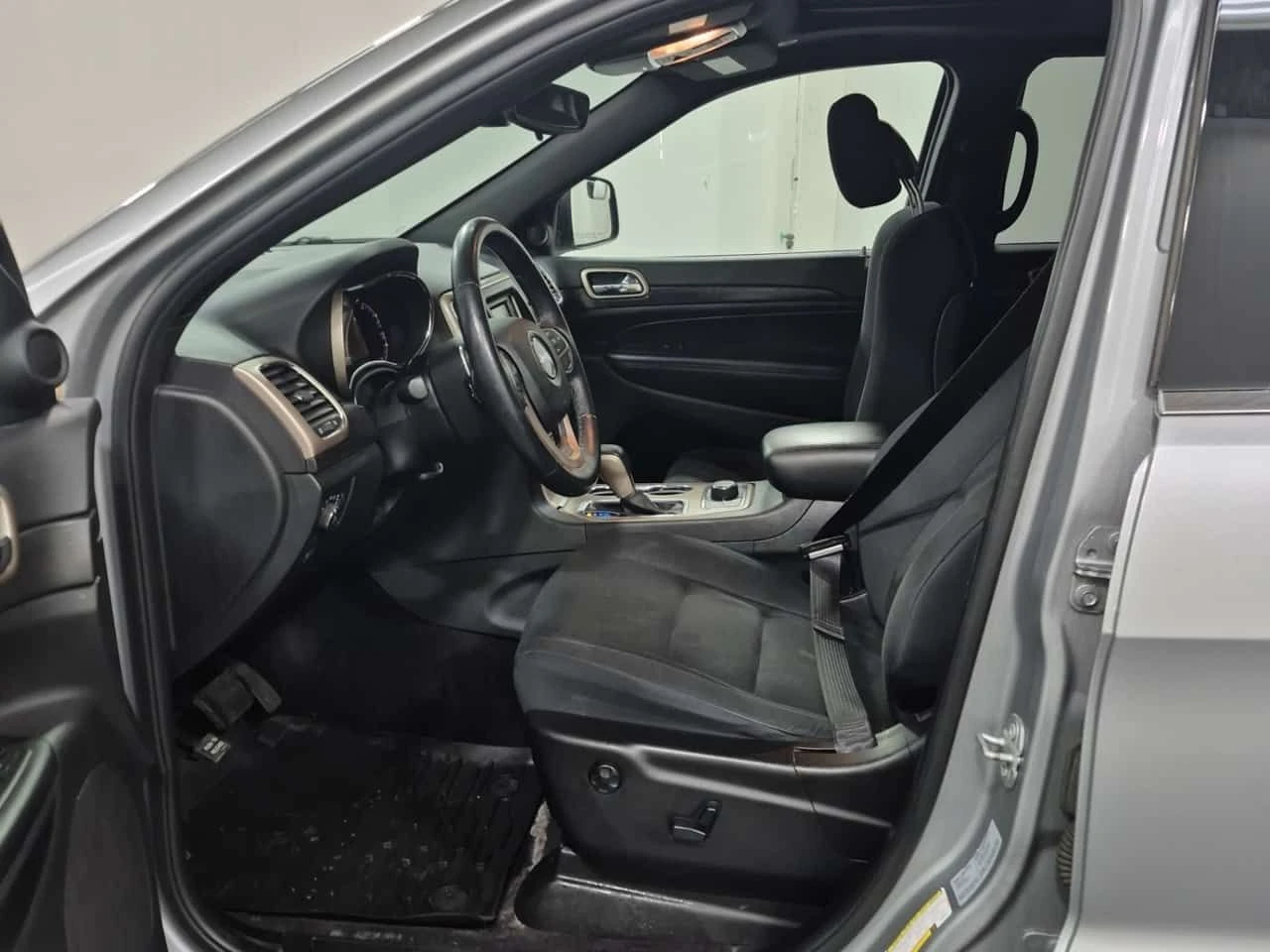 Jeep Grand cherokee * Laredo * CARFAX * KEYLESS * NAVI, снимка 5 - Автомобили и джипове - 54141540