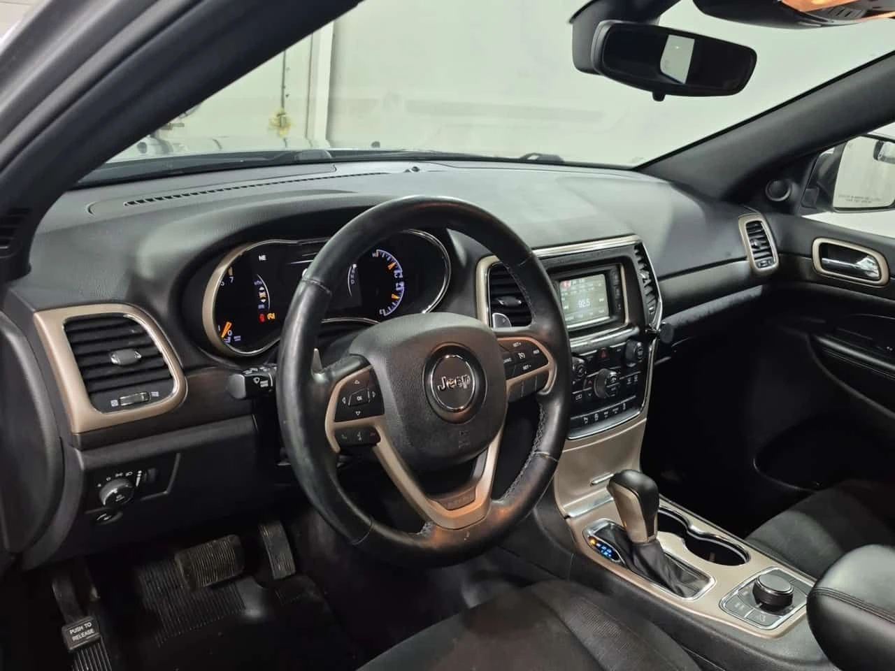 Jeep Grand cherokee * Laredo * CARFAX * KEYLESS * NAVI, снимка 13 - Автомобили и джипове - 54141540