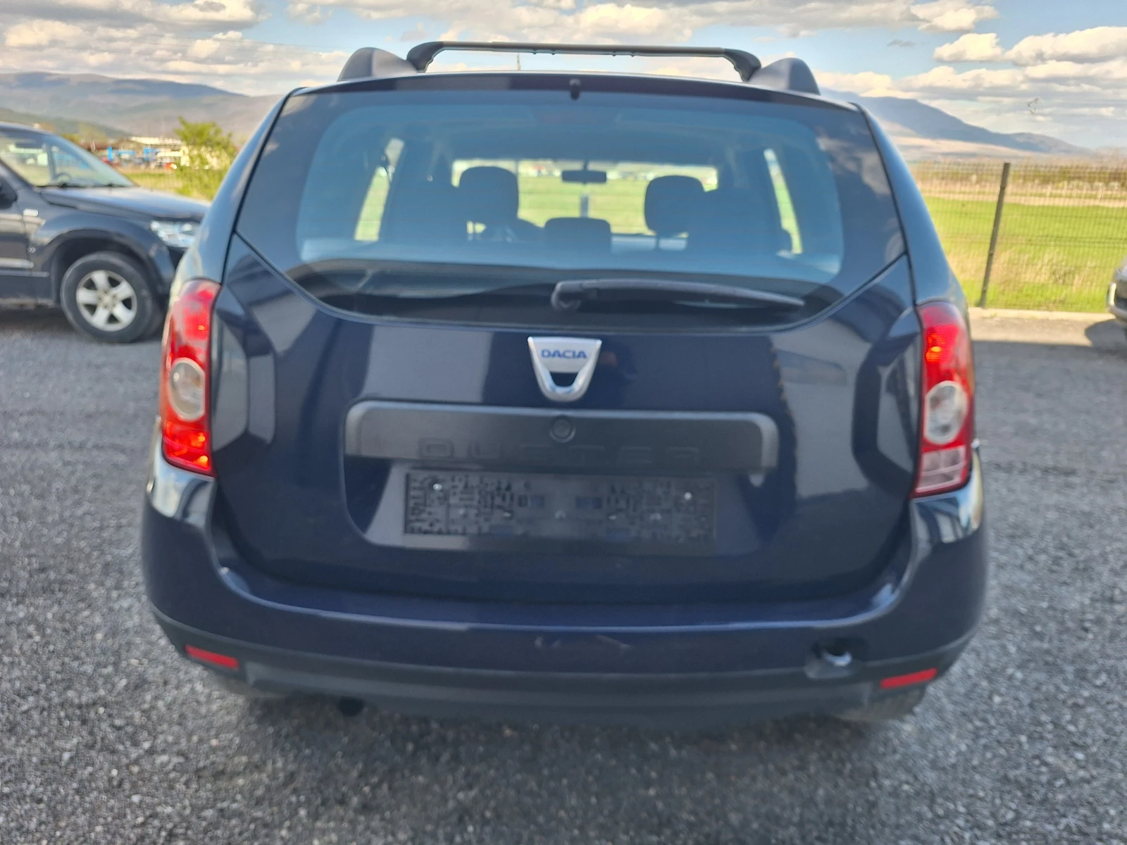 Dacia Duster 1.5dci, снимка 6 - Автомобили и джипове - 54150404
