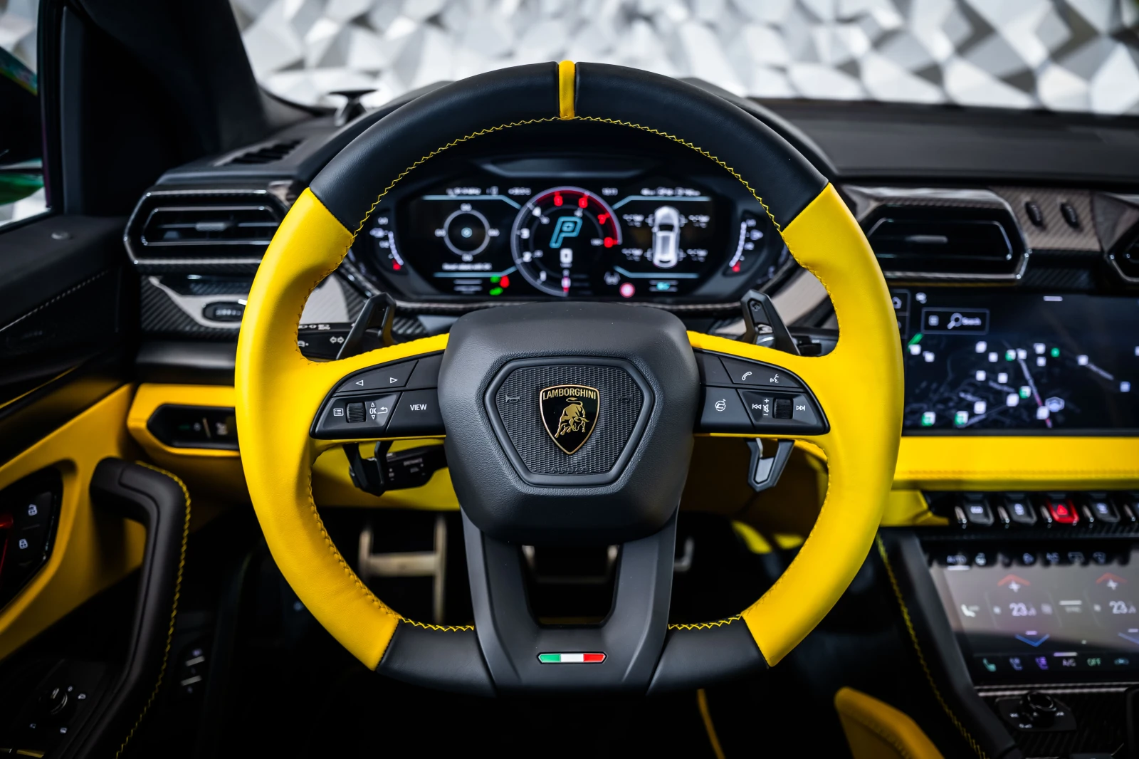 Lamborghini Urus SE Giallo Auge* B&O, снимка 11 - Автомобили и джипове - 55432413