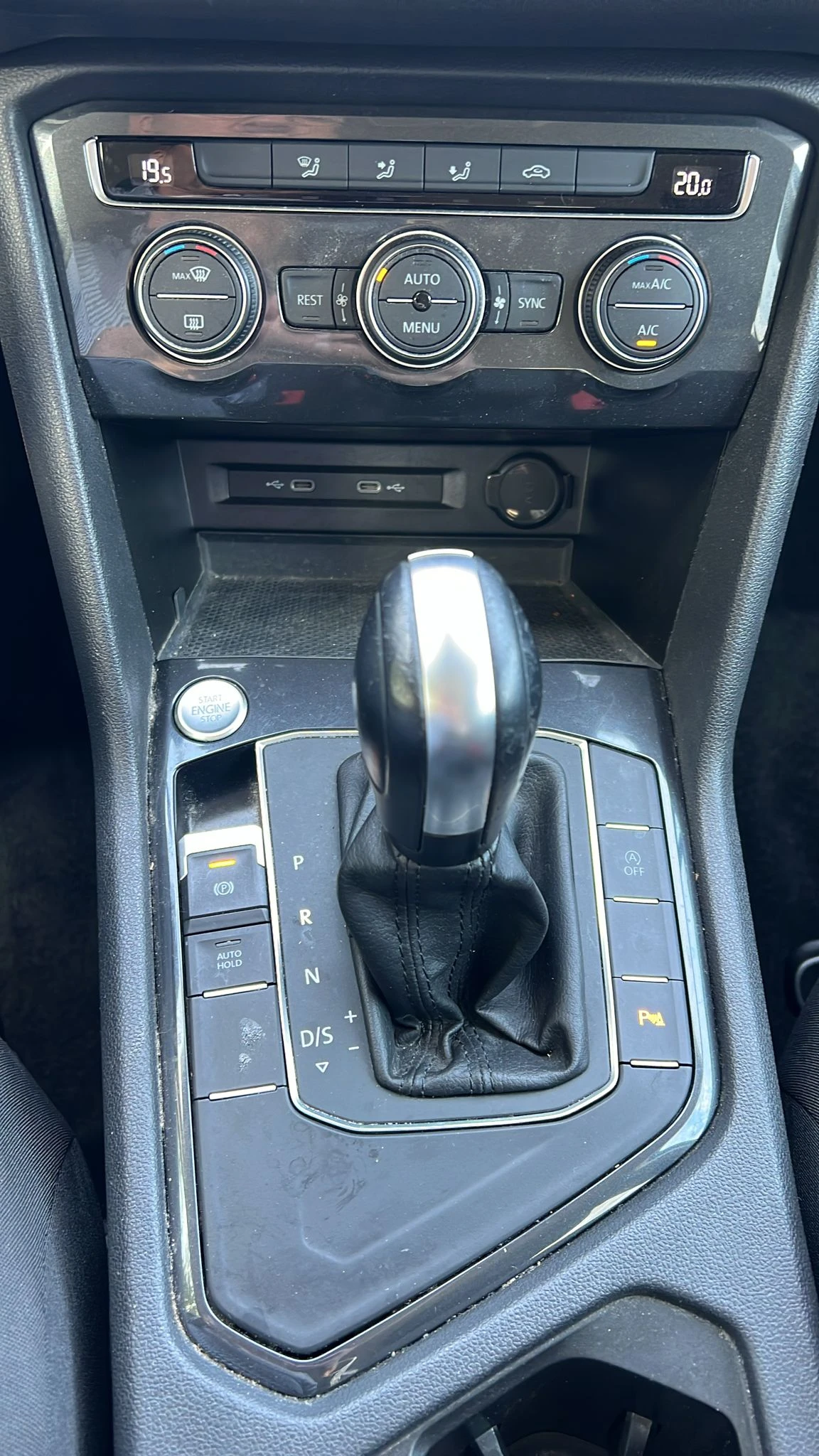 VW Tiguan Allspace 2.0 TDI Comfortline Navi LED Start/Stop 7 seat, снимка 15 - Автомобили и джипове - 56159776