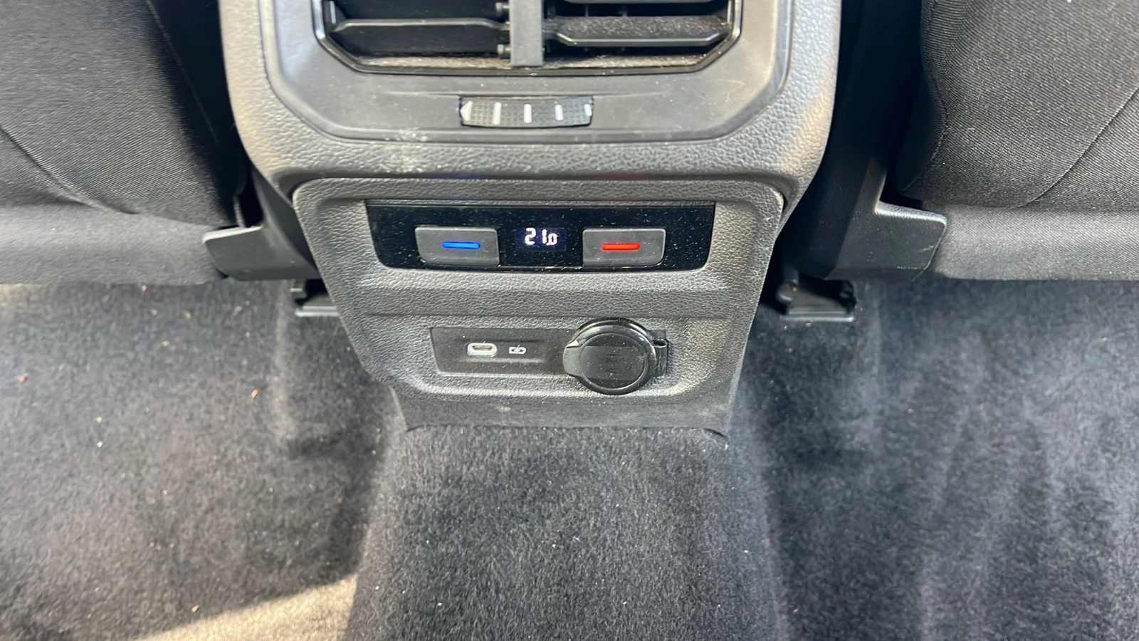 VW Tiguan Allspace 2.0 TDI Comfortline Navi LED Start/Stop 7 seat, снимка 16 - Автомобили и джипове - 56159776