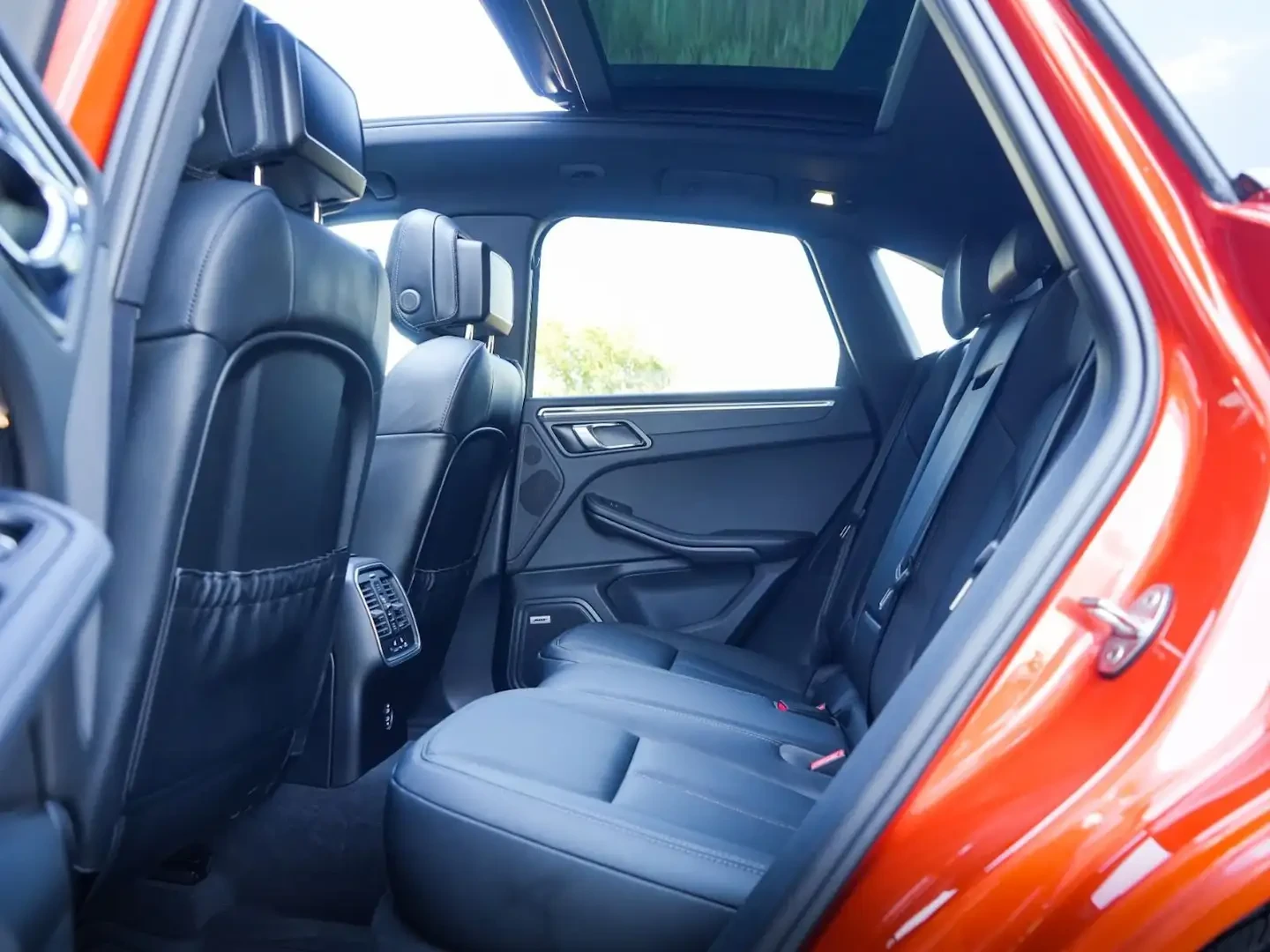 Porsche Macan T/Premium plus/BOSE/БЕЗ ПЪРВОНАЧАЛНА ВНОСКА!/, снимка 15 - Автомобили и джипове - 56329428