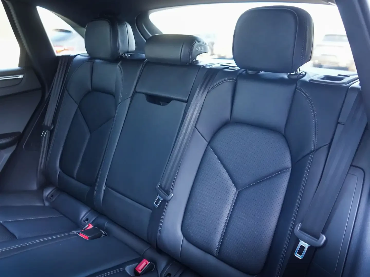 Porsche Macan T/Premium plus/BOSE/БЕЗ ПЪРВОНАЧАЛНА ВНОСКА!/, снимка 16 - Автомобили и джипове - 56329428