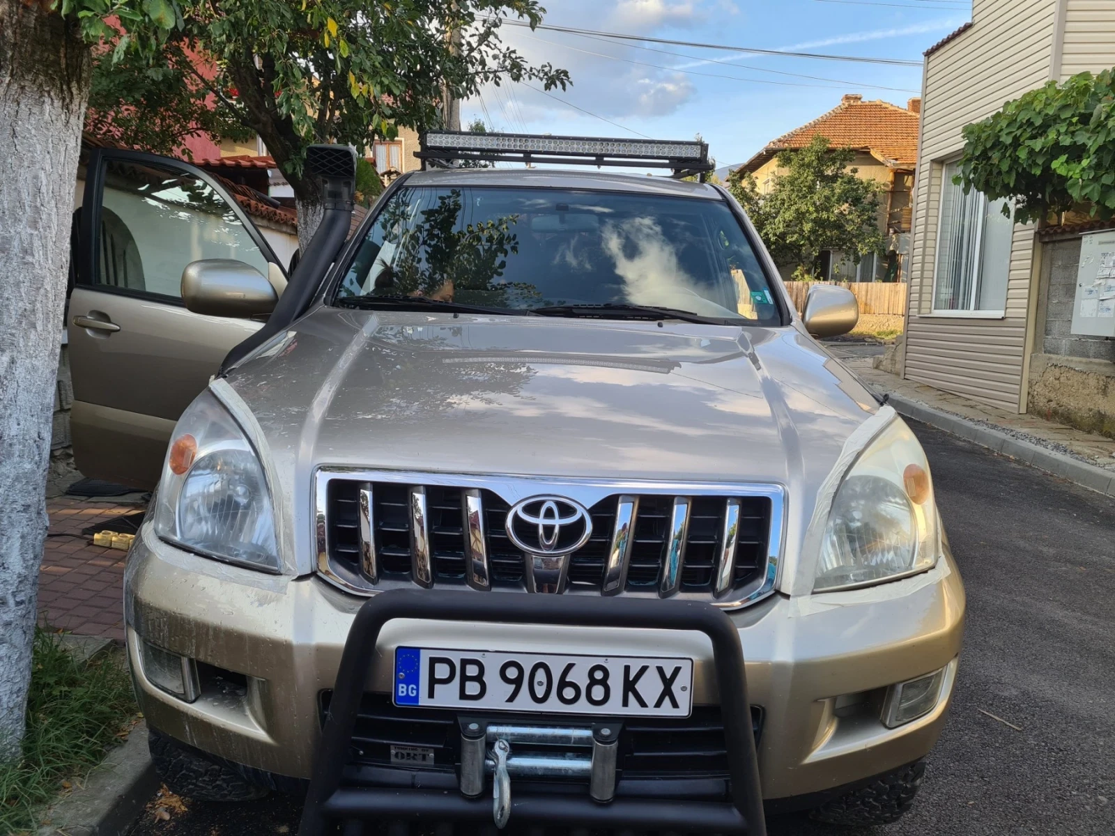 Toyota Land cruiser 120, снимка 2 - Автомобили и джипове - 56350361