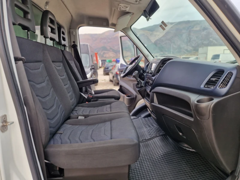 Iveco Daily 3.5 тона, снимка 12 - Бусове и автобуси - 47924810