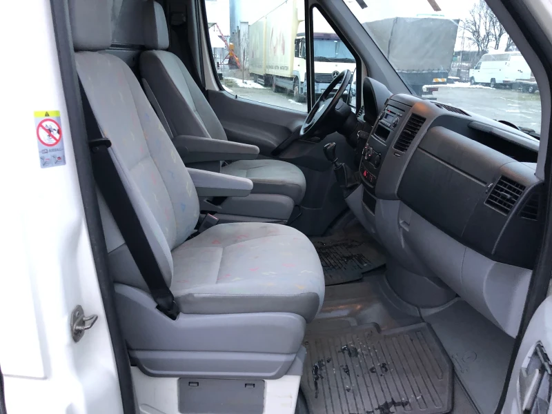 VW Crafter 2.5TDI, Клима, Средна база, снимка 10 - Бусове и автобуси - 48715743