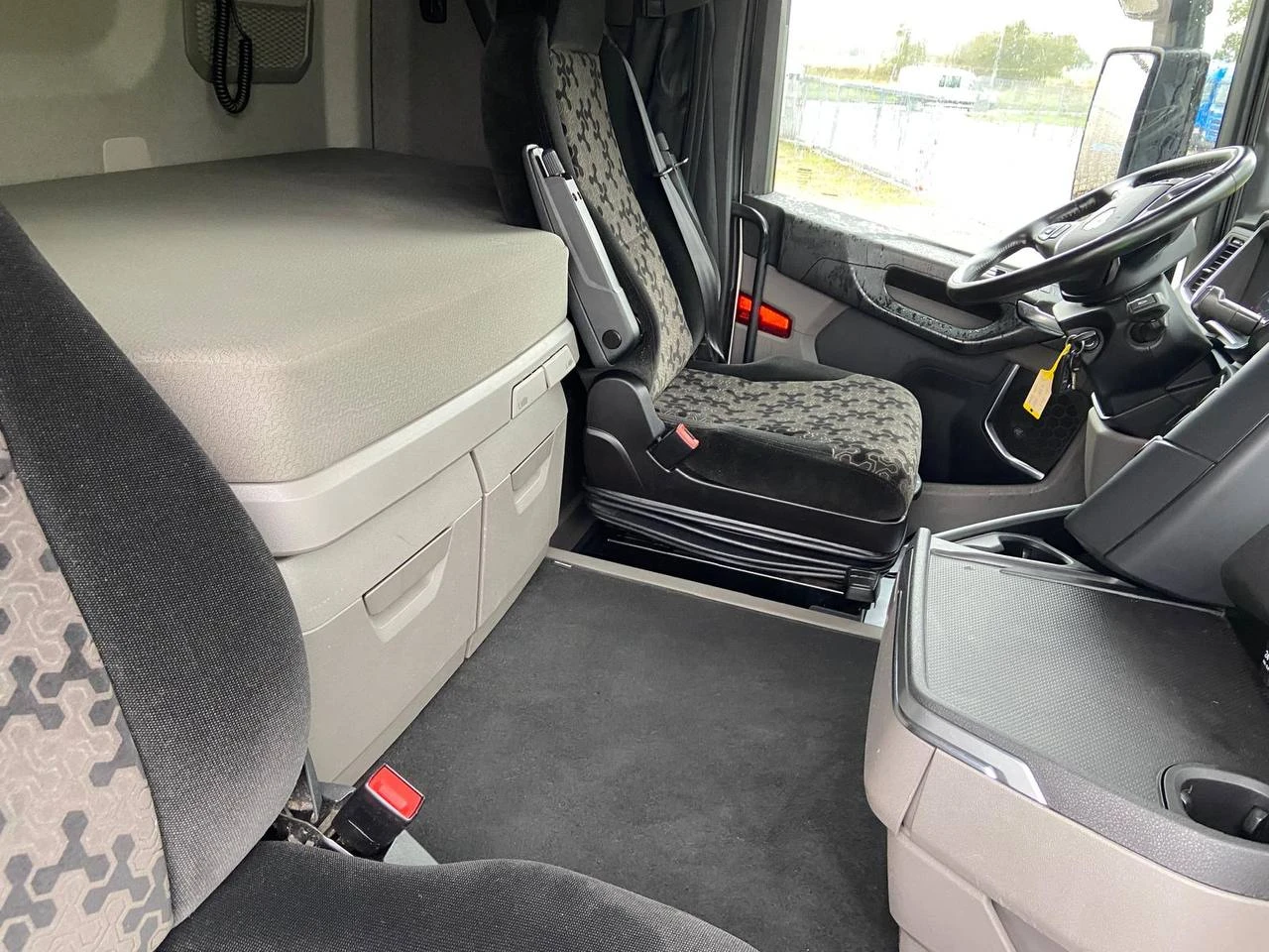 Scania S 500 A   Ретардер   Пълно въздушно окачване   Кожена пр, снимка 3 - Камиони - 54957097