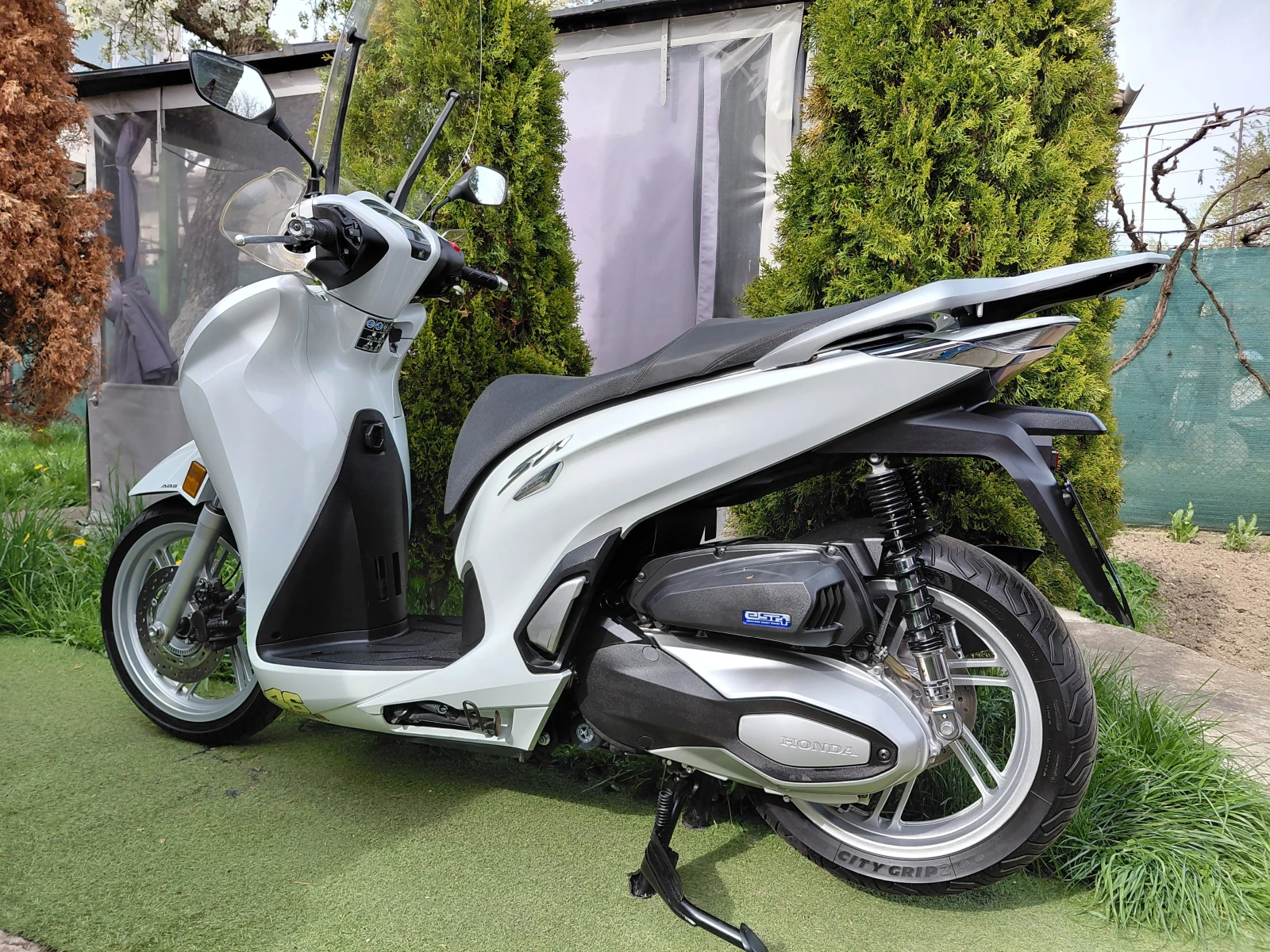 Honda Sh 350/TCS/Abs/ led, снимка 12 - Мотоциклети и мототехника - 54095892