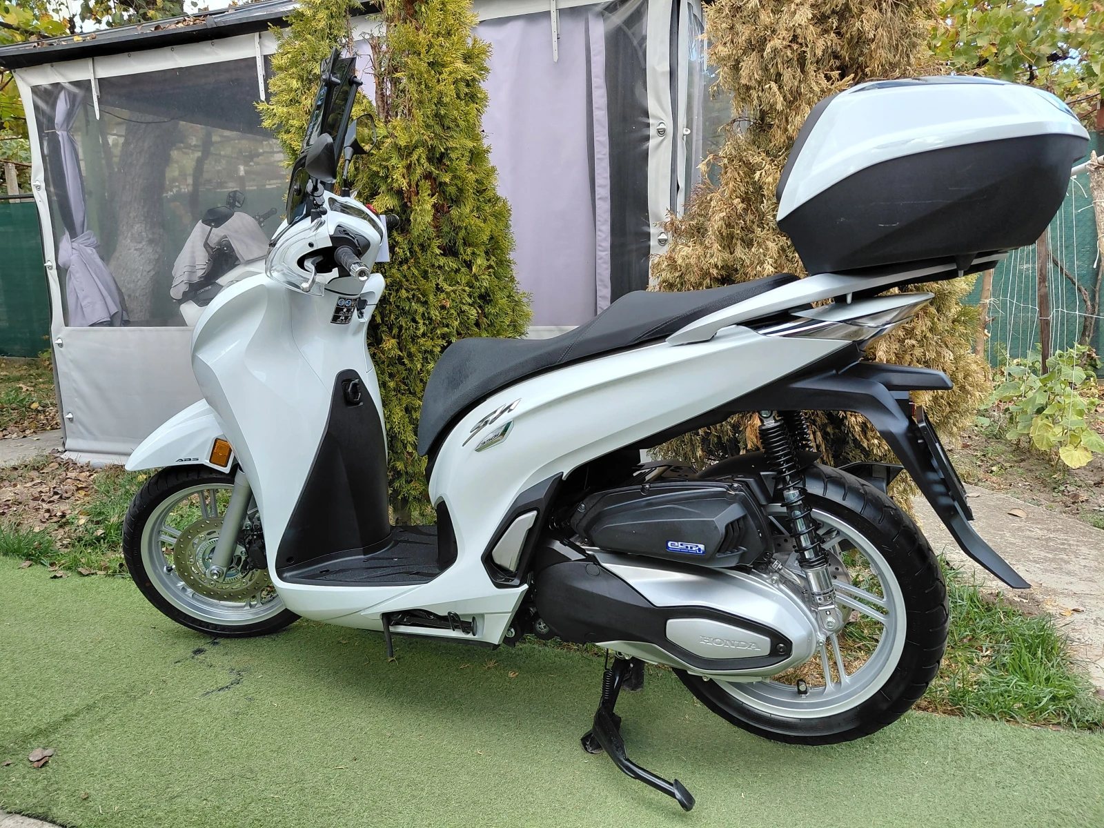Honda Sh 350/TCS/Abs/ led/2бр., снимка 2 - Мотоциклети и мототехника - 54515968