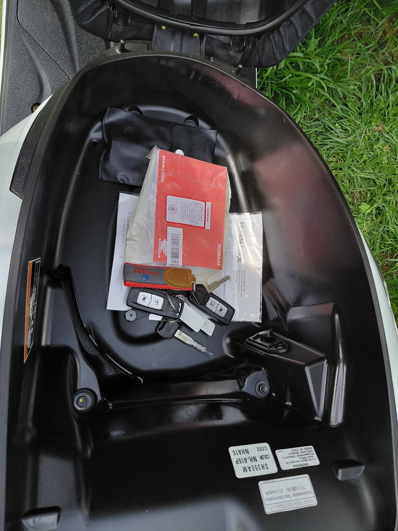 Honda Sh 350/TCS/Abs/ led, снимка 15 - Мотоциклети и мототехника - 54095892