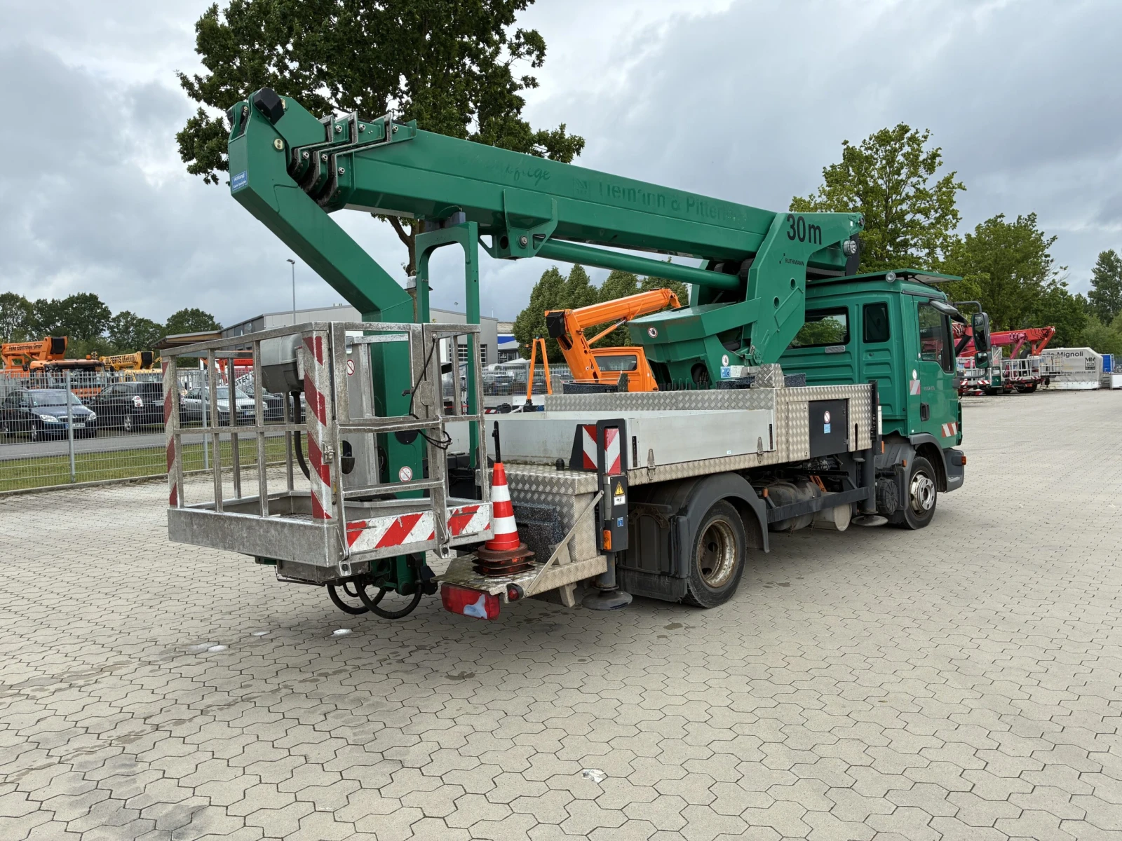 Автовишка Ruthmann 30м 320кг Т300, снимка 3 - Индустриална техника - 54919210