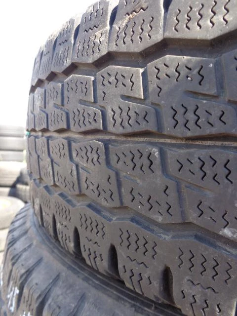 Гуми Зимни 195/65R16, снимка 6 - Гуми и джанти - 22350685