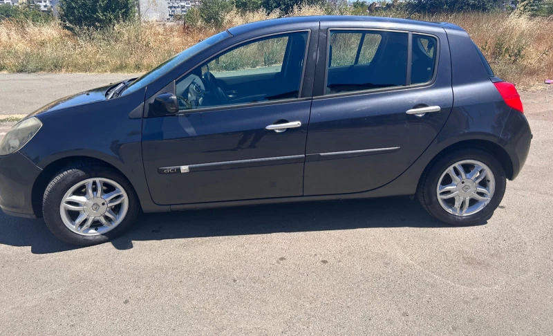 Renault Clio, снимка 2 - Автомобили и джипове - 47098452