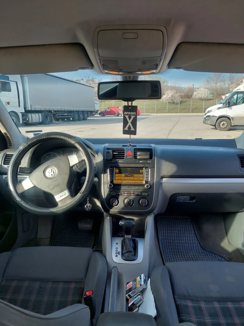 VW Golf 2.0 TDI, снимка 7 - Автомобили и джипове - 49538370