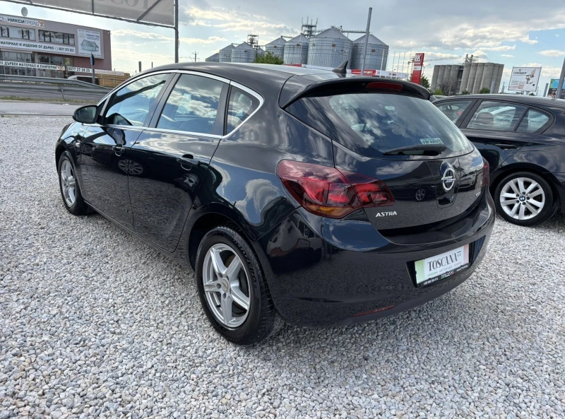 Opel Astra 1.7cdti * Cosmo* Навигация* Кожа* Лизинг, снимка 3 - Автомобили и джипове - 50447969