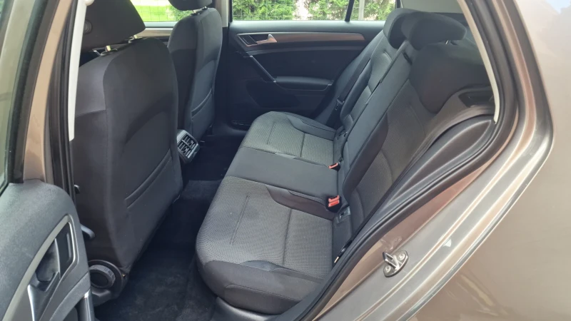 VW Golf 1.6TDi-105k.c., снимка 12 - Автомобили и джипове - 52618664