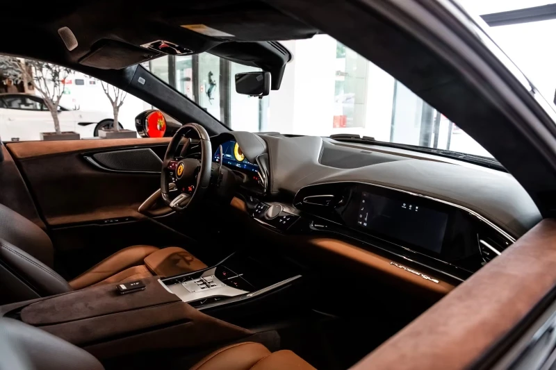 Ferrari Purosangue, снимка 6 - Автомобили и джипове - 51793164