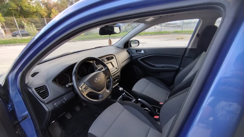 Hyundai I20, снимка 8 - Автомобили и джипове - 52638757