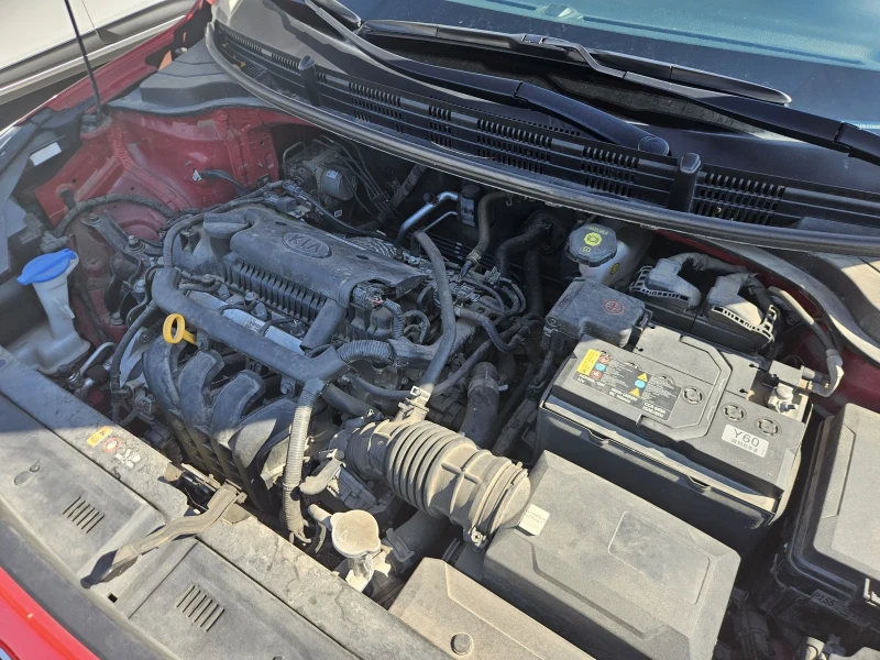Kia Rio 1.4 бензин, 100 к.с, Автомат, снимка 13 - Автомобили и джипове - 52069205