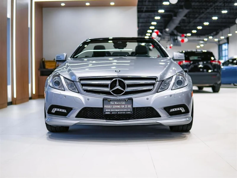 Mercedes-Benz E 500 CONVERTIBLE | 5.5L V8 382HP | NO ACCIDENTS | 17 SE, снимка 3 - Автомобили и джипове - 52574196