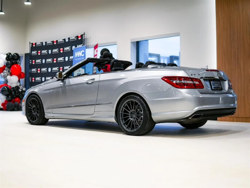 Mercedes-Benz E 500 CONVERTIBLE | 5.5L V8 382HP | NO ACCIDENTS | 17 SE, снимка 4 - Автомобили и джипове - 52574196