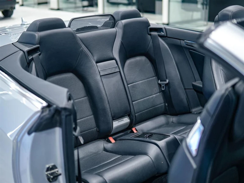 Mercedes-Benz E 500 CONVERTIBLE | 5.5L V8 382HP | NO ACCIDENTS | 17 SE, снимка 16 - Автомобили и джипове - 52574196